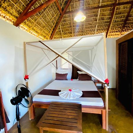 Hotel Ocean Beach Sakatia Nosy Be Exterior photo